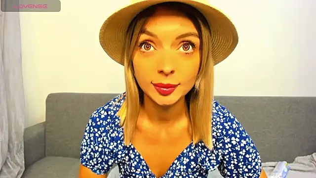 Snapshot of _ellen_meow_ chatting on October 22, 10:15 pm  ellen meow  online show from October 22, 10:15 pm