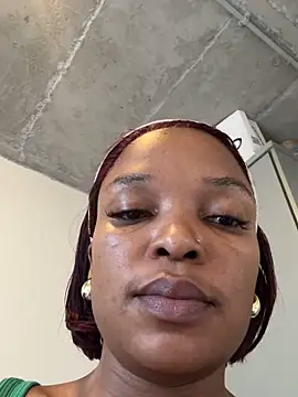 slimcateee online show from February 28, 9:31 am