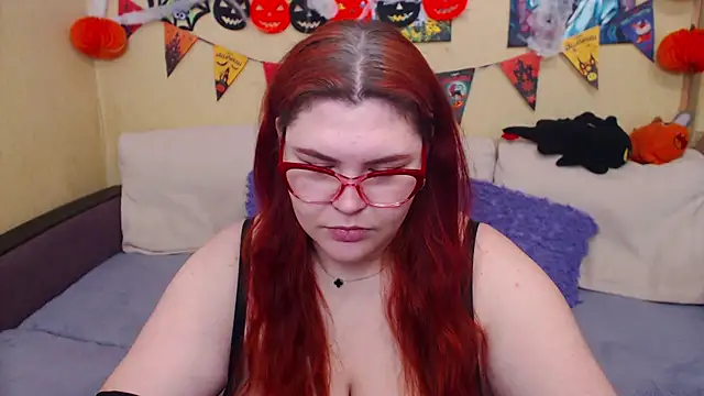 Snapshot of JuliaKeln chatting on October 25, 2:03 pm JuliaKeln online show from October 25, 2:03 pm