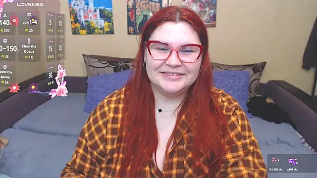 JuliaKeln online show from April 6, 8:21 pm