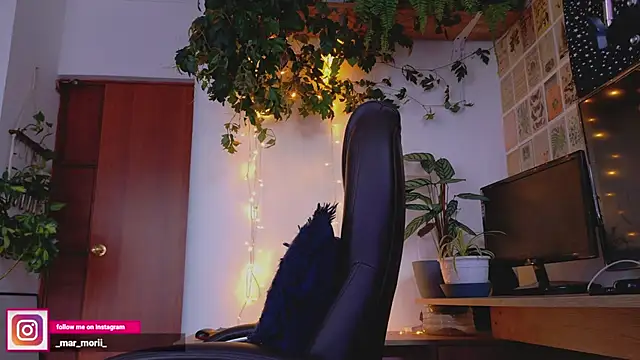 Yeriawaddell  online show from October 22, 8:47 pm