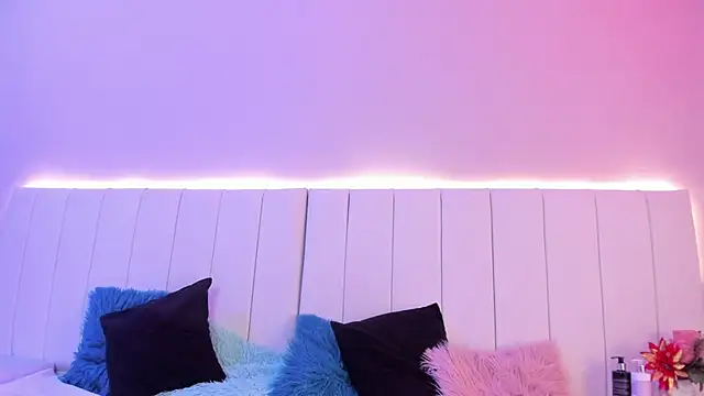 CAMILLEN PETTID online show from October 24, 11:01 pm