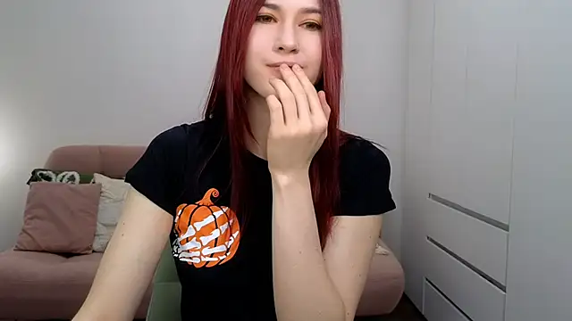 AliciaNewell online show from October 30, 6:05 am