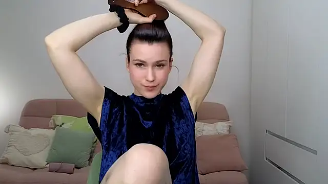 AliciaNewell online show from October 20, 2:42 pm