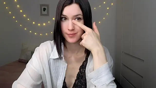AliciaNewell online show from May 17, 6:51 pm