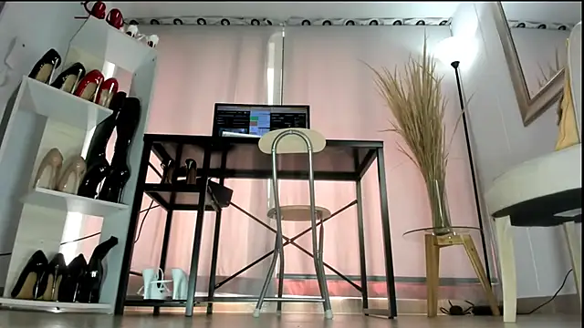 solsmithxx online show from September 16, 7:22 pm