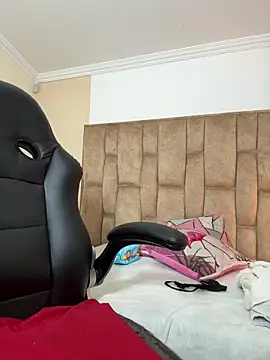 Hannagarces online show from February 2, 11:31 am