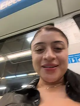 lucianaroy online show from October 21, 1:20 am