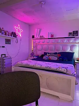 lucianaroy online show from May 29, 3:48 am