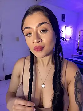 lucianaroy online show from September 20, 7:17 am