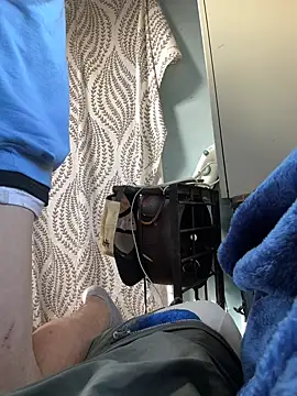 Snapshot of Followthepiper chatting on October 8, 4:11 pm Followthepiper online show from October 8, 4:11 pm