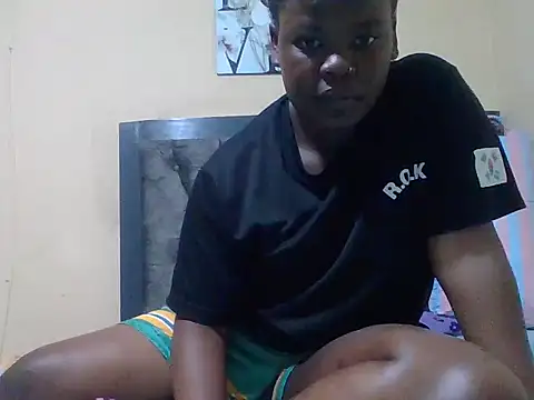 Snapshot of honeypotsweet chatting on October 12, 7:49 pm honeypotsweet online show from October 12, 7:49 pm