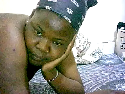 Snapshot of honeypotsweet chatting on October 19, 8:33 pm honeypotsweet online show from October 19, 8:33 pm