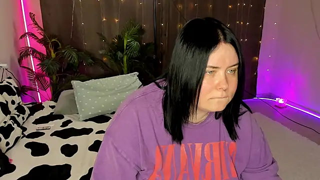 Snapshot of Akemi_BBW chatting on October 17, 6:33 pm Akemi BBW online show from October 17, 6:33 pm