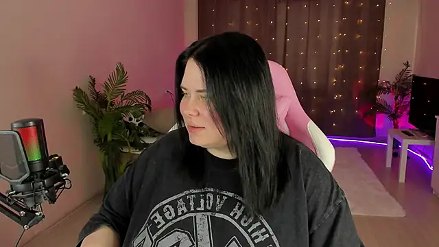 Snapshot of Akemi_BBW chatting on September 20, 2:04 pm Akemi BBW online show from September 20, 2:04 pm