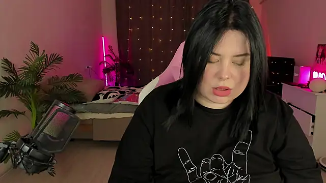 Snapshot of Akemi_BBW chatting on October 14, 4:53 pm Akemi BBW online show from October 14, 4:53 pm