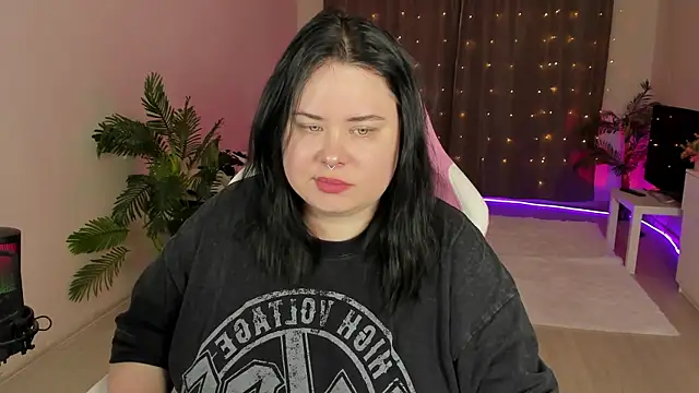 Snapshot of Akemi_BBW chatting on September 25, 5:44 pm Akemi BBW online show from September 25, 5:44 pm