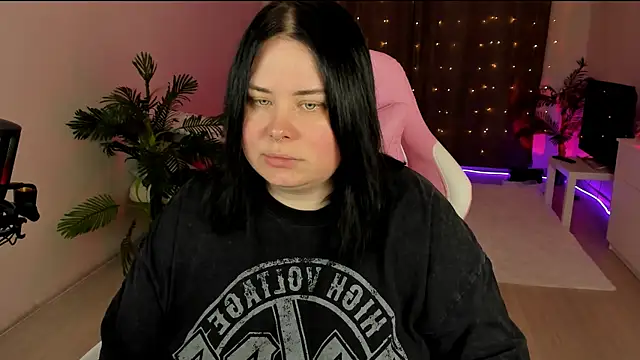 Snapshot of Akemi_BBW chatting on October 6, 4:23 pm Akemi BBW online show from October 6, 4:23 pm