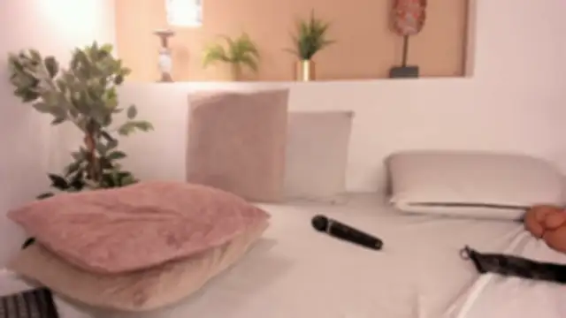 Snapshot of mia_crawford chatting on October 19, 1:46 pm mia crawford online show from October 19, 1:46 pm