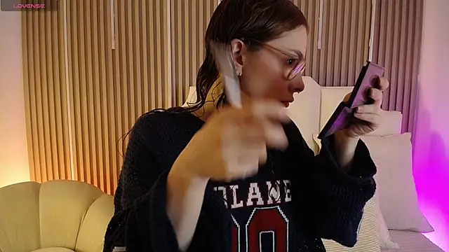 Katy Van online show from March 26, 8:43 pm