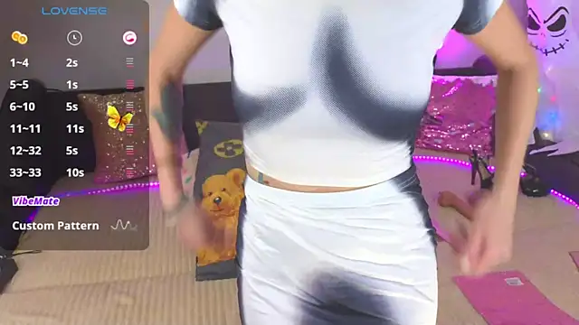 AlexaStoun online show from October 26, 2:23 pm