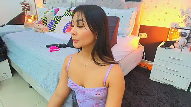 Snapshot of JulietaReyess chatting on October 4, 2:11 pm JulietaReyess online show from October 4, 2:11 pm