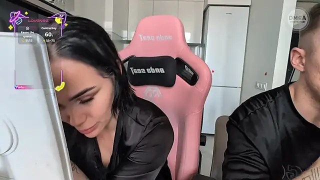 LadyGrotesk online show from April 18, 3:03 pm