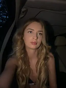 EvieEvans online show from July 18, 8:00 pm