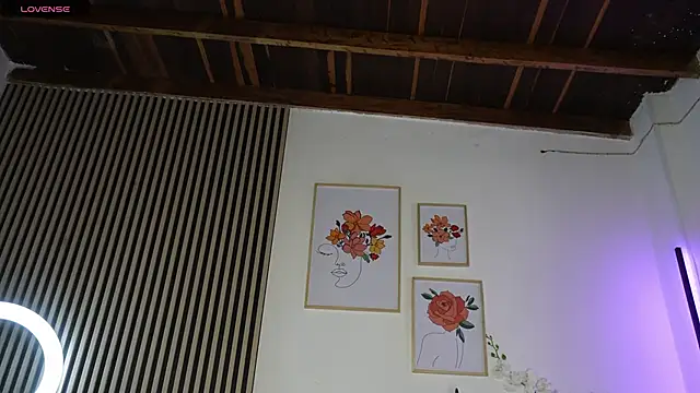 Snapshot of LillyDolls23 chatting on September 17, 12:58 pm LillyDolls23 online show from September 17, 12:58 pm