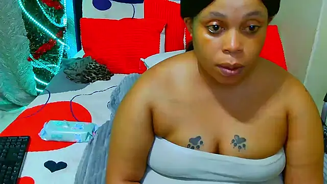 THESHORTQUEEN online show from January 12, 8:25 pm