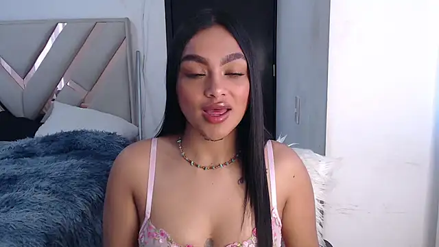 Snapshot of fairylatin222 chatting on September 9, 9:58 pm fairylatin222 online show from September 9, 9:58 pm