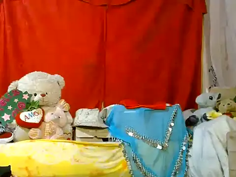 hottieperla online show from July 4, 6:37 pm