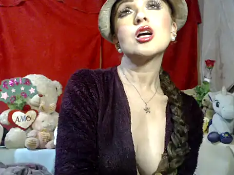 hottieperla online show from October 11, 8:22 pm