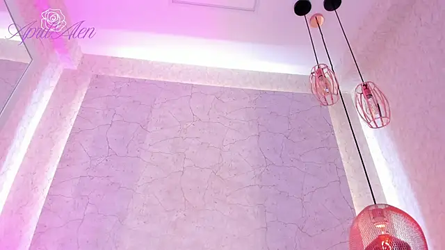 Snapshot of aprilalen chatting on October 29, 7:56 am aprilalen online show from October 29, 7:56 am