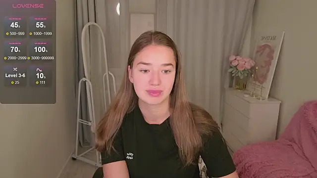 LovelyJessie online show from November 4, 1:49 pm