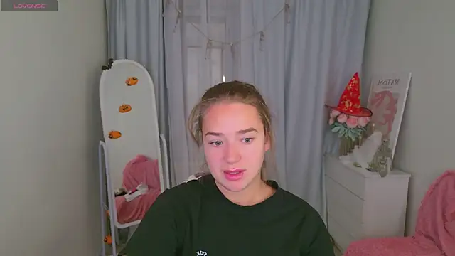 LovelyJessie online show from October 24, 2:02 pm