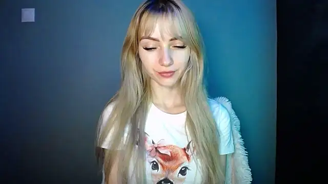 LuciaYoung online show from December 20, 7:34 am