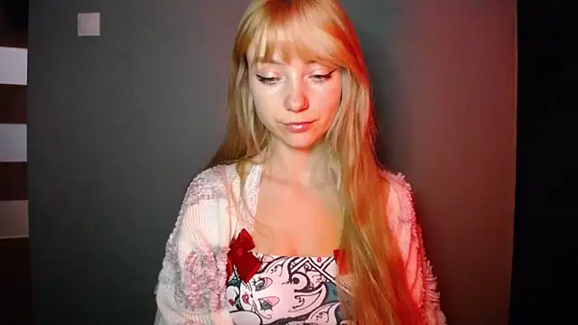 LuciaYoung online show from October 5, 5:56 am