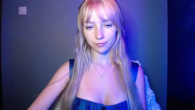 LuciaYoung online show from September 17, 6:28 pm