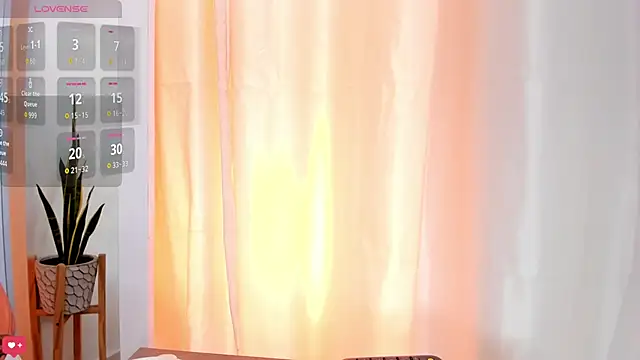 Snapshot of Sally_Azmani_ chatting on October 9, 1:15 pm Sally Azmani online show from October 9, 1:15 pm