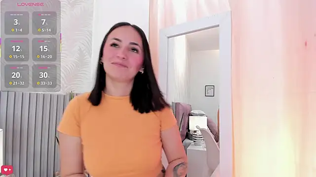 Snapshot of Sally_Azmani_ chatting on October 29, 12:42 pm Sally Azmani online show from October 29, 12:42 pm