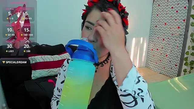 Snapshot of Sara-Murray chatting on October 30, 8:54 pm Sara-Murray online show from October 30, 8:54 pm