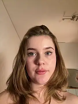 Snapshot of MaribelRiver chatting on September 13, 8:17 pm MaribelRiver online show from September 13, 8:17 pm