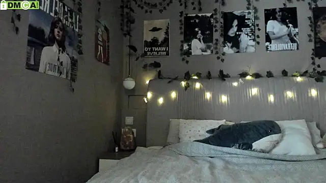 Anisawithlove online show from November 14, 7:30 am