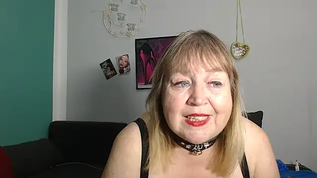 Snapshot of Blasflittchen chatting on September 24, 6:07 pm Blasflittchen online show from September 24, 6:07 pm