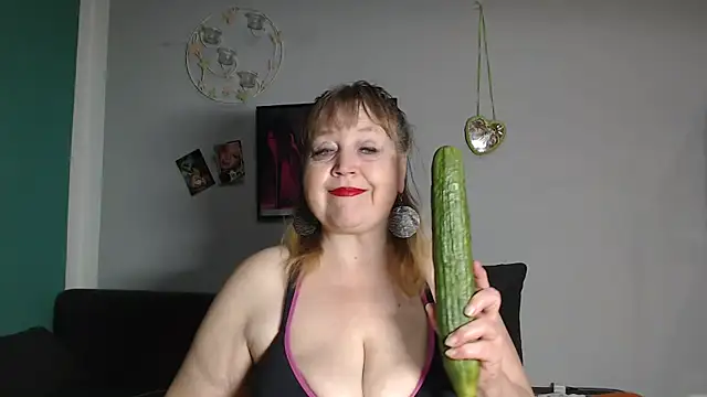 Snapshot of Blasflittchen chatting on October 31, 7:51 pm Blasflittchen online show from October 31, 7:51 pm