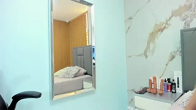 CINTYLOVELY online show from November 27, 7:50 pm