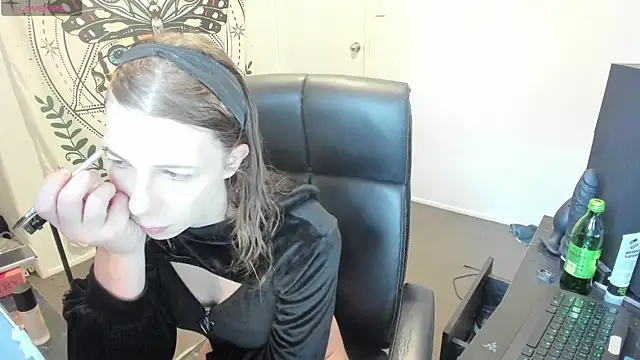 Ts-lucy-lux online show from July 22, 9:27 pm