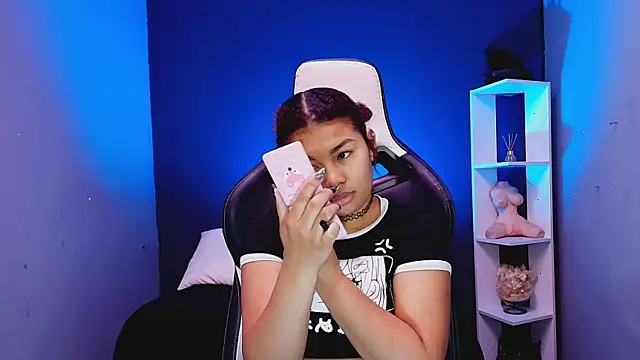 Snapshot of JadaRoberts chatting on October 27, 12:22 pm JadaRoberts online show from October 27, 12:22 pm