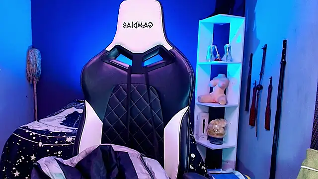 Snapshot of JadaRoberts chatting on September 17, 12:14 pm JadaRoberts online show from September 17, 12:14 pm